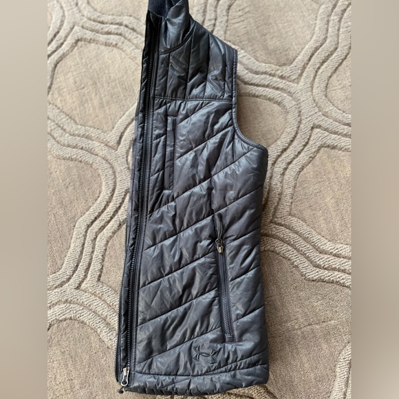 Under Armour Vest - Picture 5 of 7